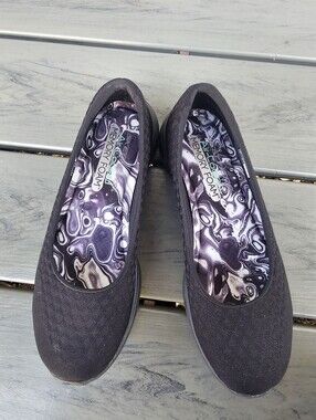 Skechers Air Cooled Memory Foam Black Slip-on Flats Women’s Size 7.5